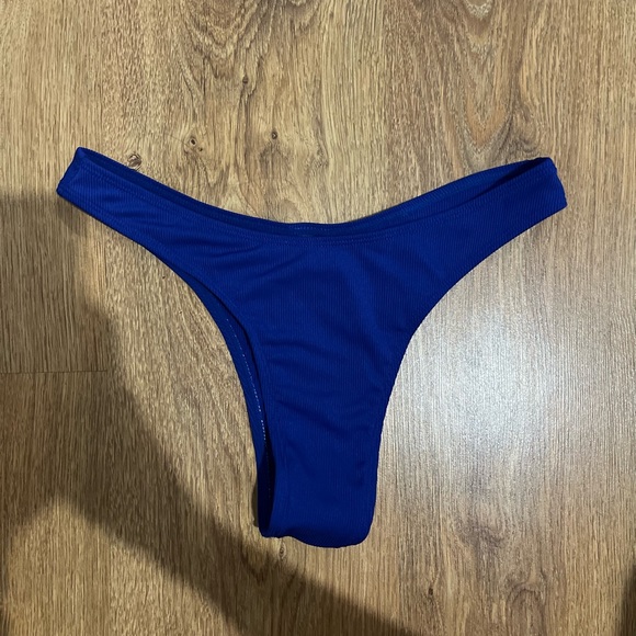 New bikini bottoms - Picture 3 of 3